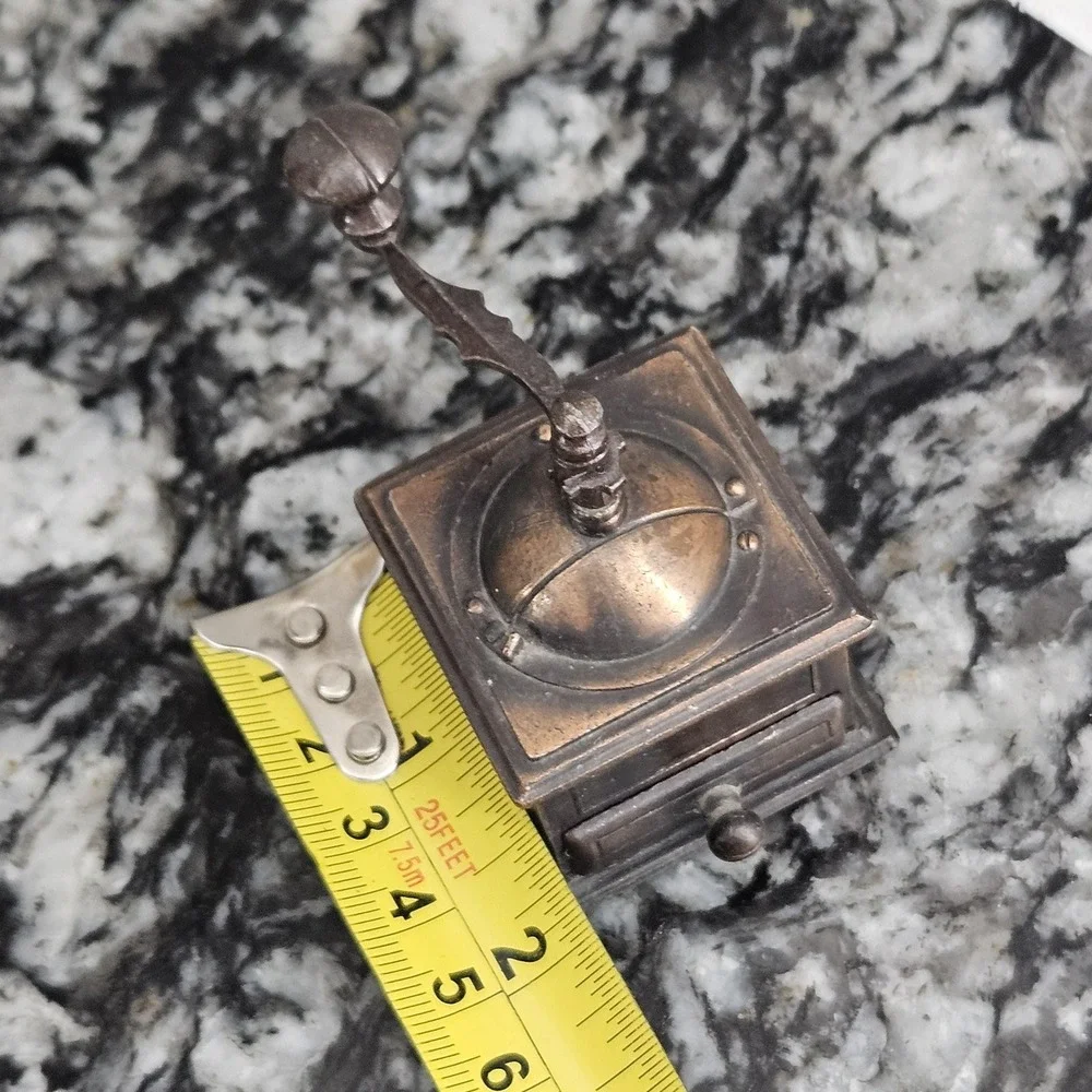 mini die-cast metal collectible old-fashioned‎ coffee grinder pencil sharpener